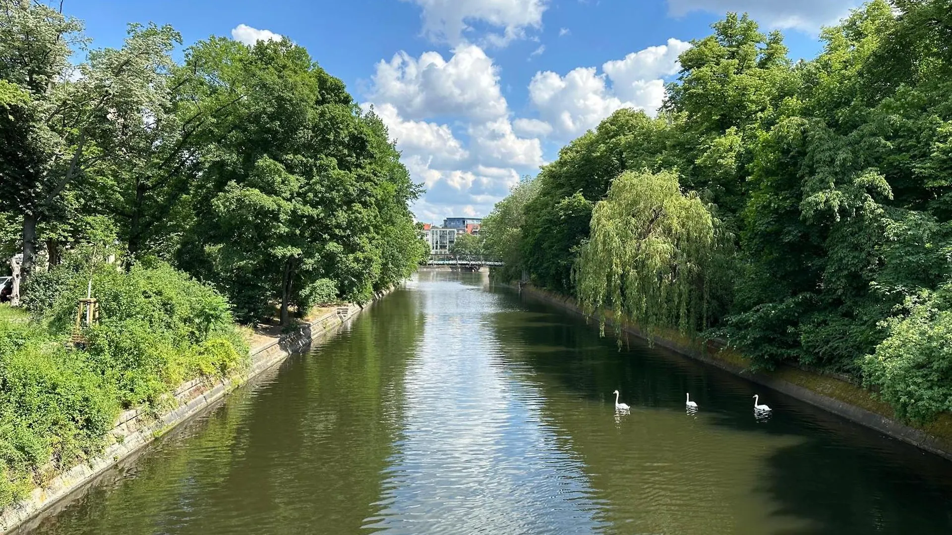95M2 Loft Apartment Mit Terasse 1B 2R Kreuzberg Berlim